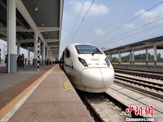 川渝黔三地国庆假期间预计发送铁路旅客1240万人次