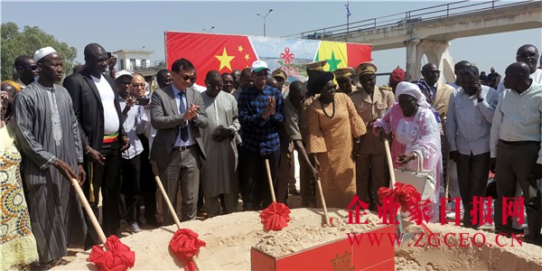 中国驻塞内加尔大使张迅、塞内加尔国家政要出席援塞阿菲尼亚姆水坝修缮项目开工典礼.jpg