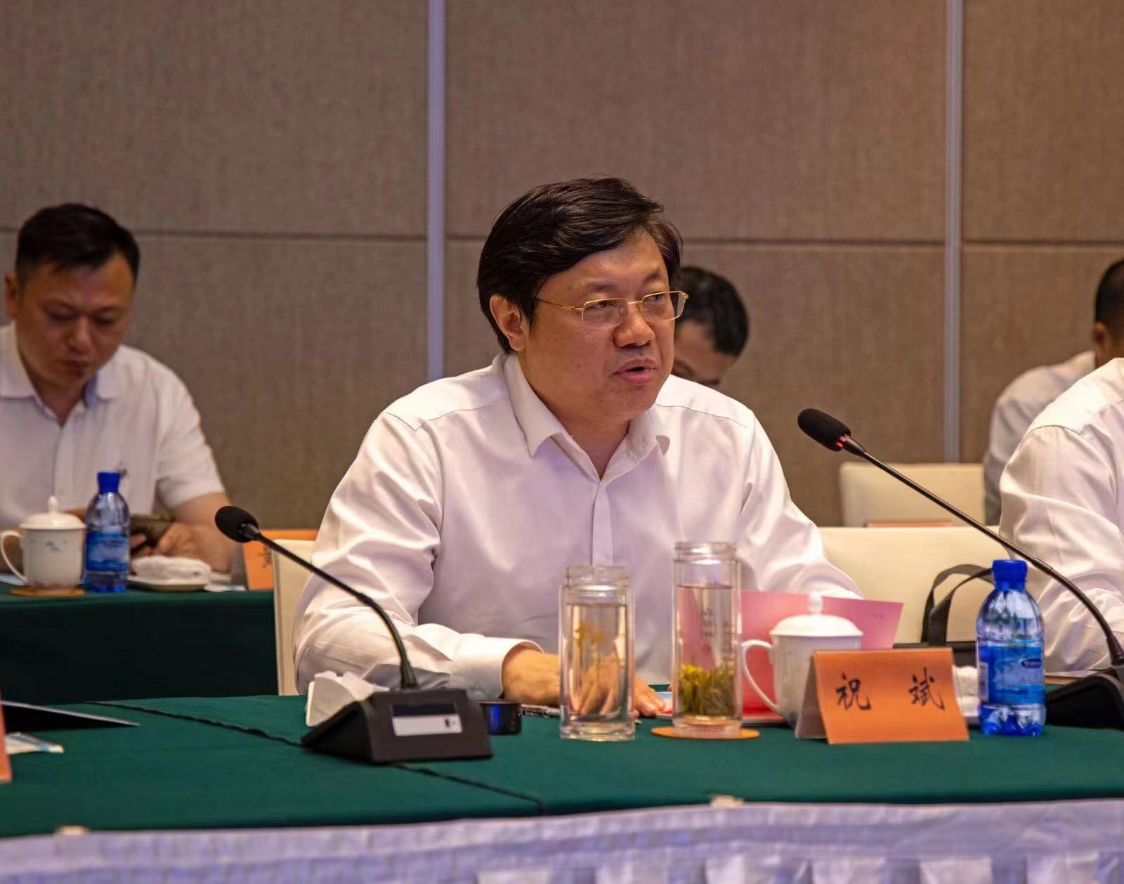 商会搭桥企业唱戏浙江省级异地商会会长及长三角知名企业走进湖州硕果