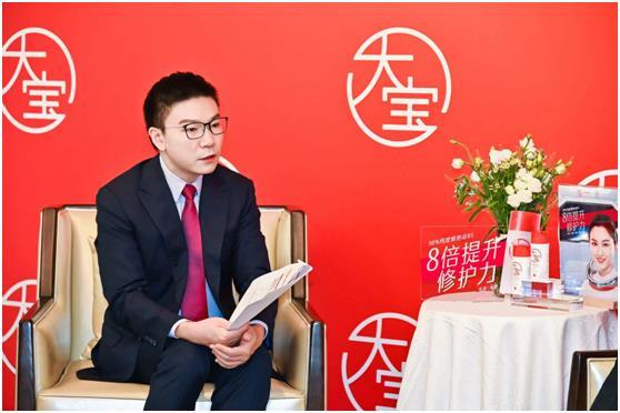 强生消费品中国区总裁汪轶接受媒体采访