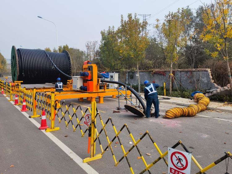 济南交通部门组织完成省内首条“超段长”电缆敷设