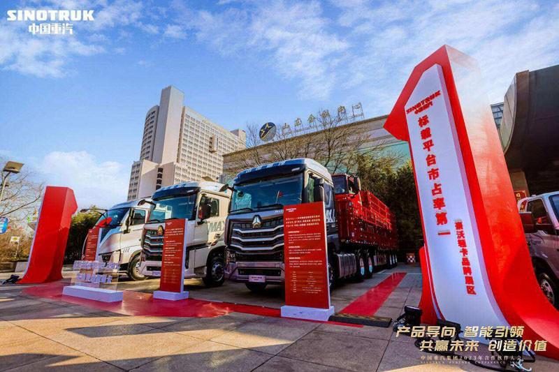 “疆煤外运”盈运之王加冕 中国重汽豪