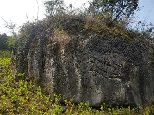 荥经云峰寺“飞来石”的搬运工是唐朝名
