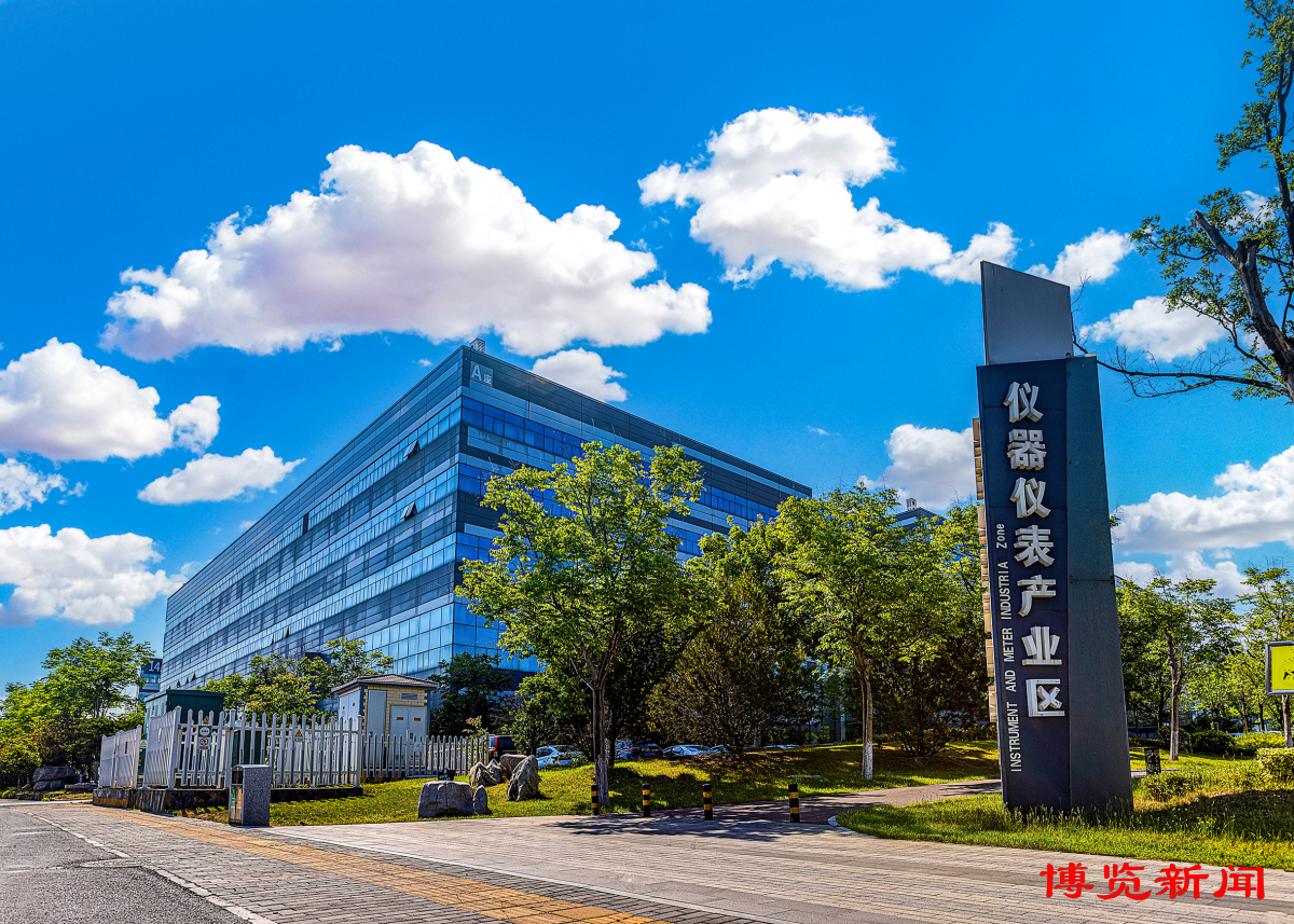 4《发展中的齐鲁智能微系统创新产业基地》拍摄于仪器仪表产业区刘心村 18560271213
