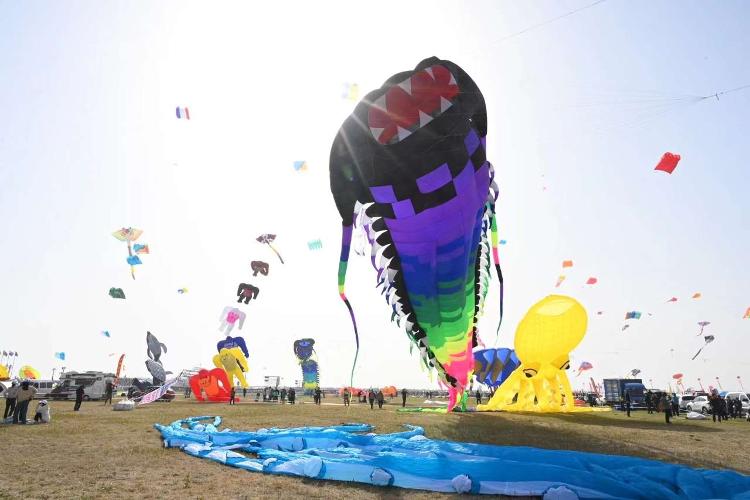 第40届潍坊国际风筝会举行 成为潍坊走向世界的桥梁