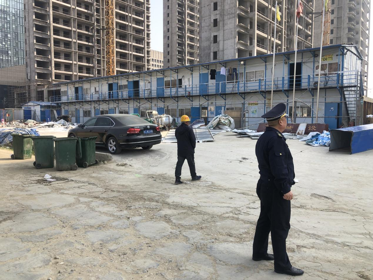 凤台执法中队助力城市更新 拆除4500平方米违法建设1.png