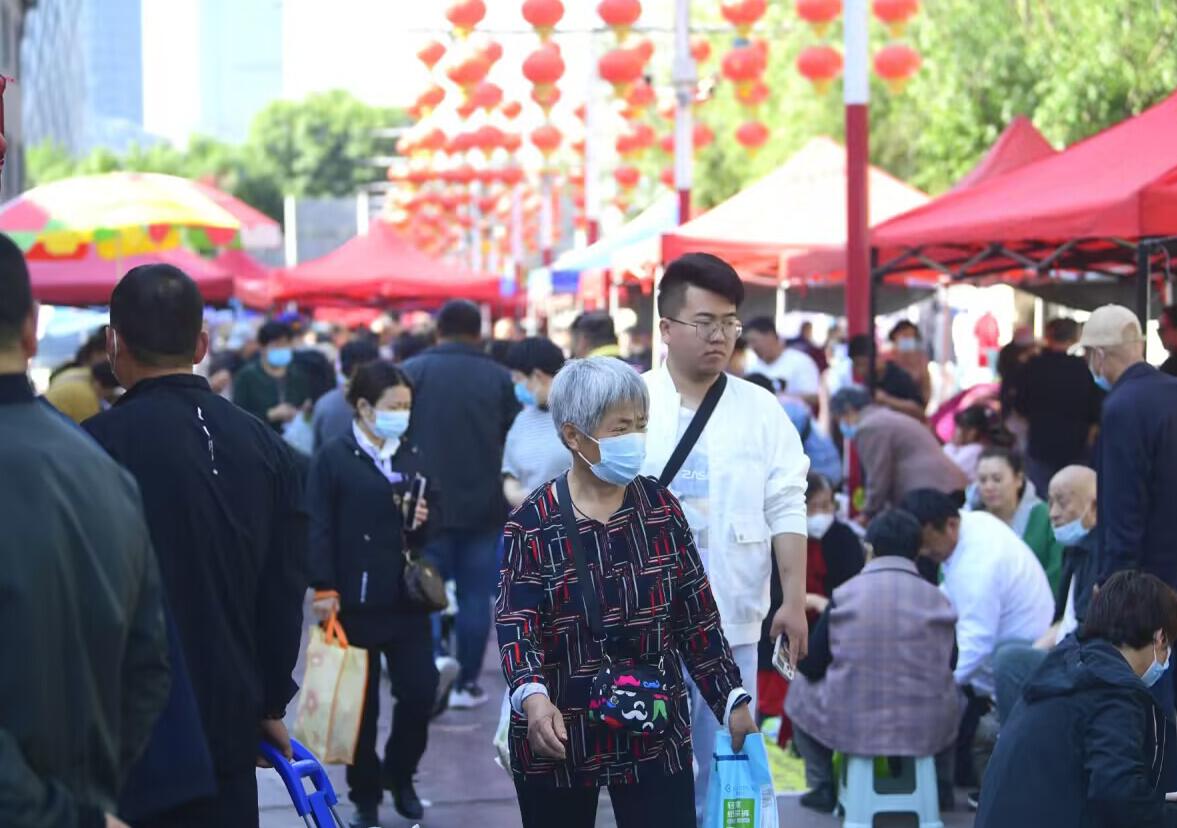 暖暖“烟火气”唤醒城市晨光