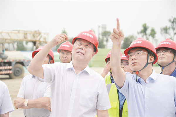 ——记山东省劳动模范、泰玺控股集团党委书记、董事长张家顺.jpg
