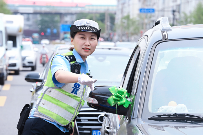 护航中高考,一座城“慢”下来 济南机关企事业单位错峰上班