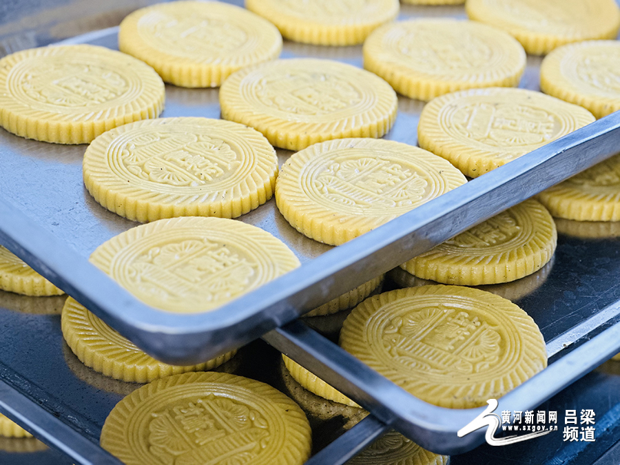 吕梁传统手工月饼守味浓浓乡情