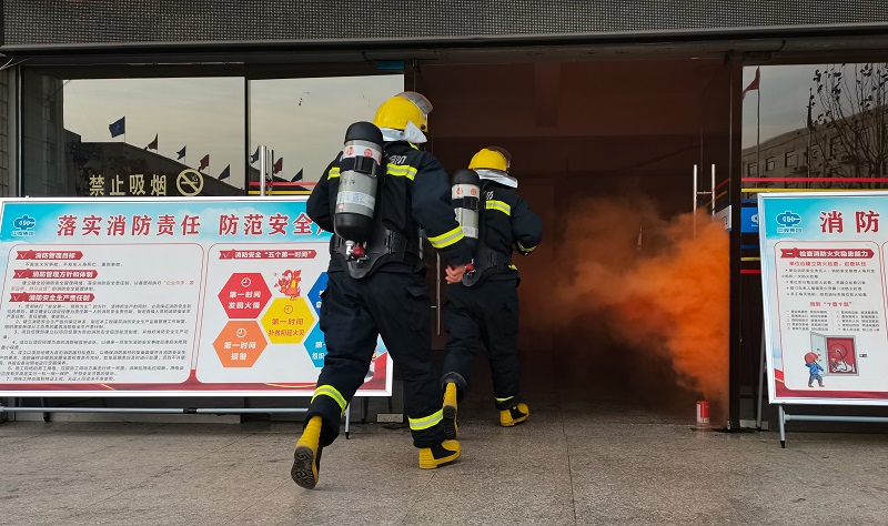 加强消防应急演练提升职工逃生能力
