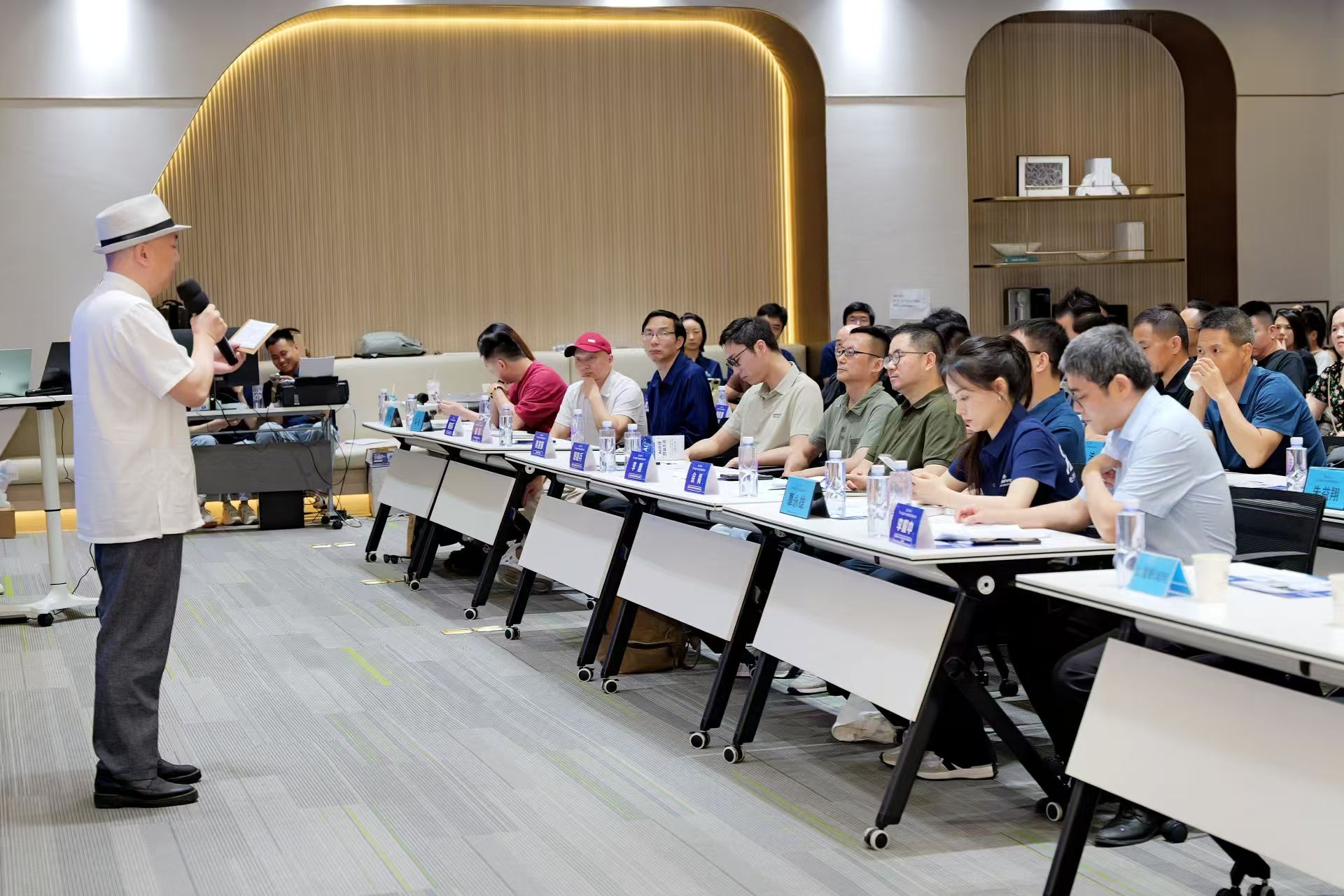 1发布会现场.jpg